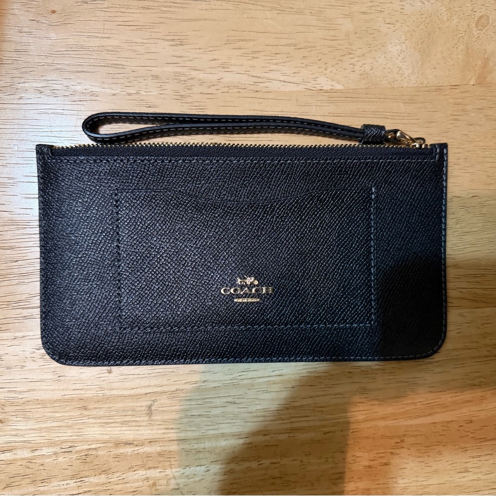 Coach Women’s crossgrain leather Zip card holder/ Wallet NWT